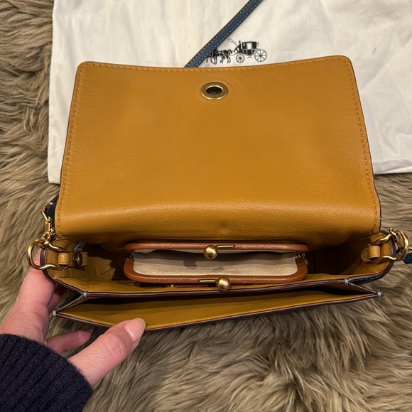 Coach Dinky crossbody bag - Picture 4 of 11